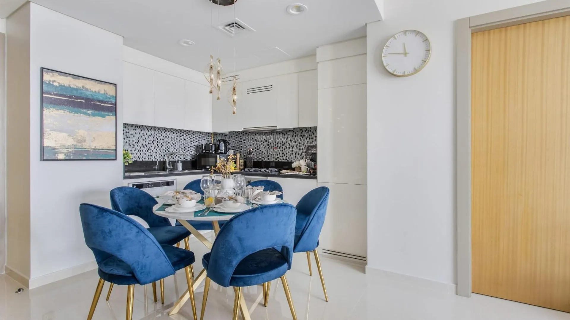 Frank Porter - Aykon City Tower Dubai Apartment