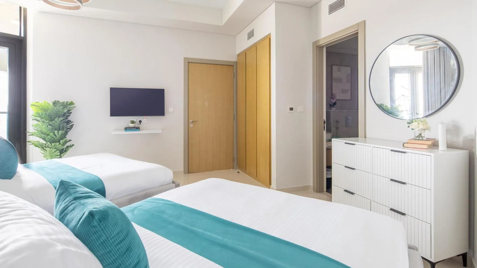 Frank Porter - Aykon City Tower Dubai Apartment